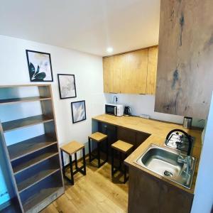 Apartment with Shower