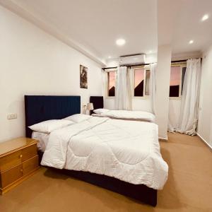 Comfort Triple Room with Pyramids View