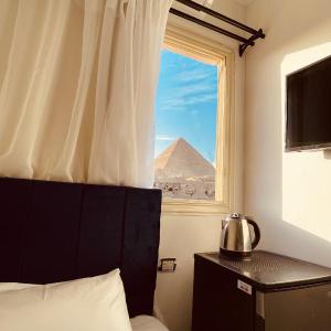 Triple Room with Pyramids View