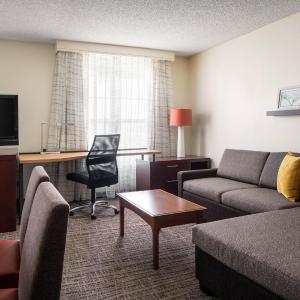 Queen Studio with Sofa Bed - Hearing Accessible