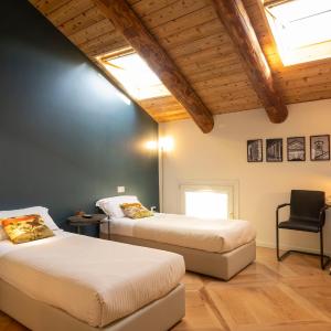 Large Twin Room