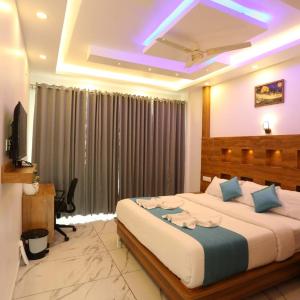 King Suite with Balcony