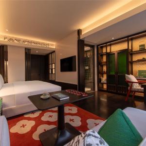 Standard King Room with View