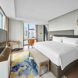 One-Bedroom King Suite