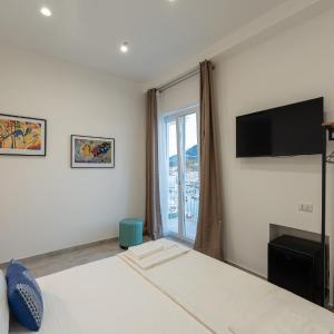 Double Room with Balcony and Sea View