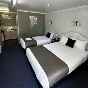 Double or Twin Room with Private Bathroom