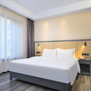 Deluxe Family Suite