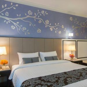 Grand Deluxe King Room