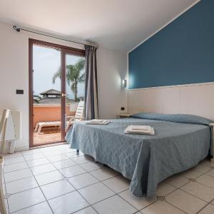 Two-Bedroom Apartment - Split Level