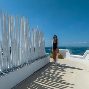 PREMIUM Family Sea View Suite with Sharing Pool