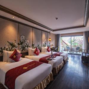 Triple Room with Balcony