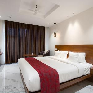 Deluxe Room (2 Adults + 1 Child)