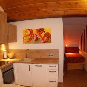 Comfort Three-Bedroom Apartment with Balcony