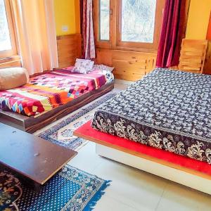 Standard Double Room with Shared Bathroom