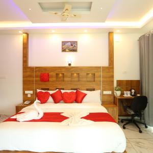 King Room with Balcony