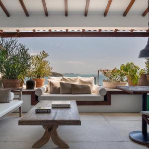 Suite with Balcony and Sea View