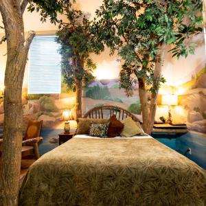 Deluxe Double Room with Side Sea View