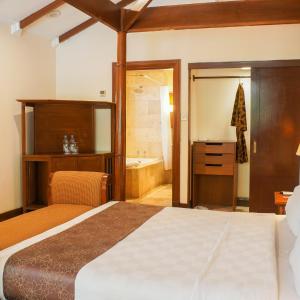 Two-Bedroom Bungalow with Private Pool 
