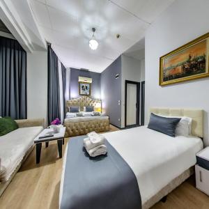 Deluxe Queen Suite