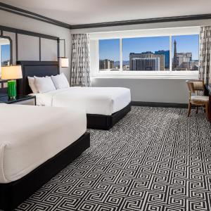 Colosseum Premium Suite 2 Queen, Pool Table