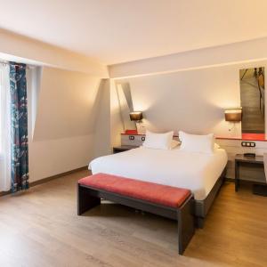Family Room with Queen Bed and Sofa Bed - Non-Smoking