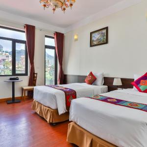 Deluxe Double or Twin Room with Mountain View
