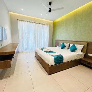 King Room with Mountain View