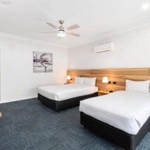 Twin Room with Spa Bath