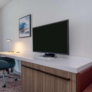 Premium Queen Room with Two Queen Beds and Mountain View - Top Floor