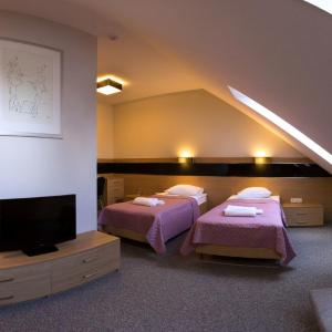 Twin Room with Private Bathroom