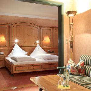 Junior Suite (2 Adults)
