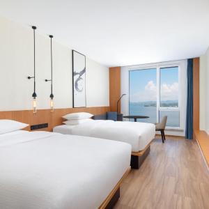 Selected Lake View Double, Guest room, 2 Doubles, Lake view