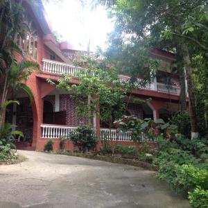 Deluxe Double Room (2 Adults + 1 Child)