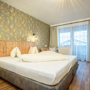 Romantic Double Room with Balcony