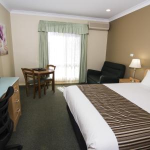 Executive Queen Room