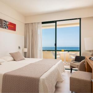Twin Room with Balcony and Sea View