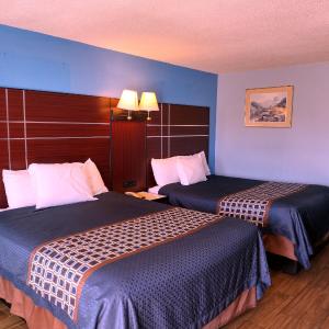 Standard Queen Room with Two Queen Beds - Non Smoking 