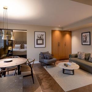 Superior One-Bedroom Apartment