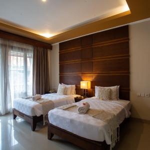 Deluxe Double or Twin Room with Pool View