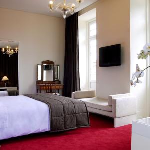 Queen Room with View