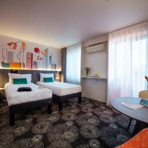 Standard Twin Room with Balcony