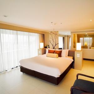 Corner Deluxe Double Room