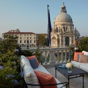 One-Bedroom King Suite with Terrace