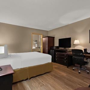 Queen Room - Accessible/Non Smoking