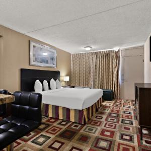 Efficiency Queen Suite with Living room - Non Smoking