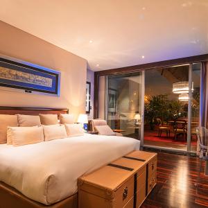 Champs-Elysee Two-Bedroom Lagoon Suite