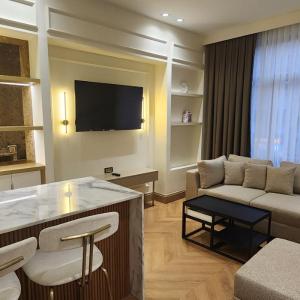 Deluxe Suite with Spa Bath
