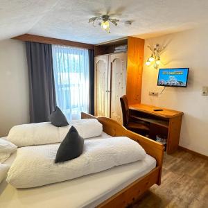 Comfort One-Bedroom Apartment with Balcony