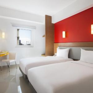 Smart Queen Room