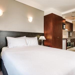 Studio Apartment with Harbor View